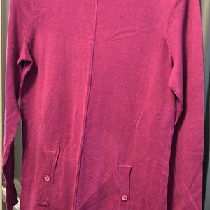 Daisy Fuentes lightweight sweater. NET great condition.